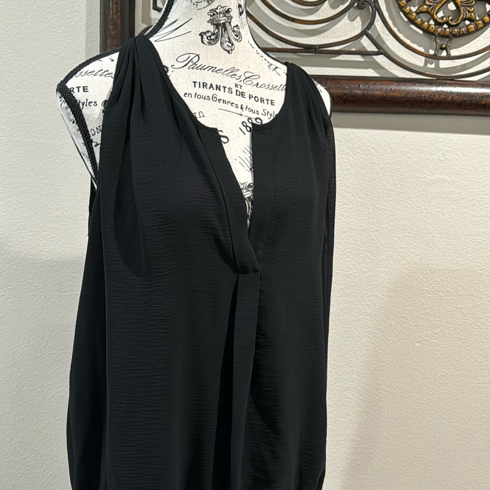 Studio M top